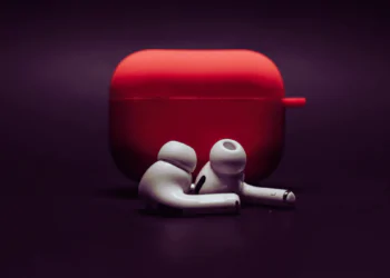 Budget-friendly 5 Smooth earbuds under Rs 1000 Budget-friendly 5 Smooth earbuds under Rs 1000