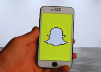 Snapchat's New Feature: Watermarks to Differentiate AI-Generated Pictures